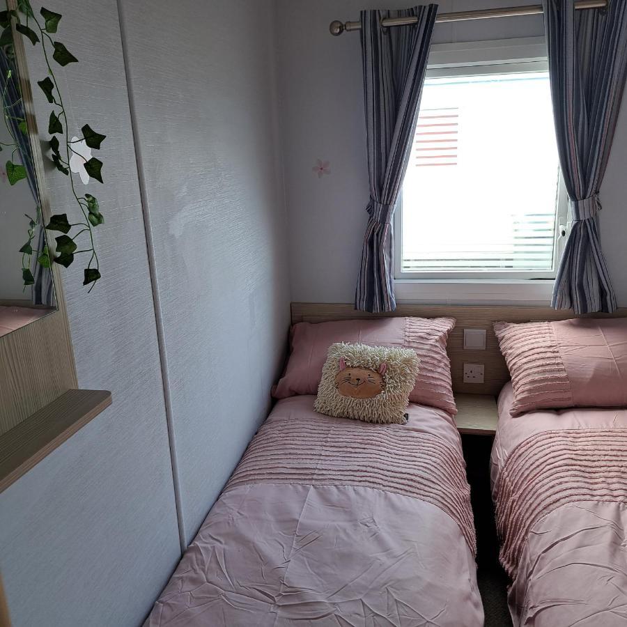 Cj & Daisies Holiday Home プレタティン エクステリア 写真